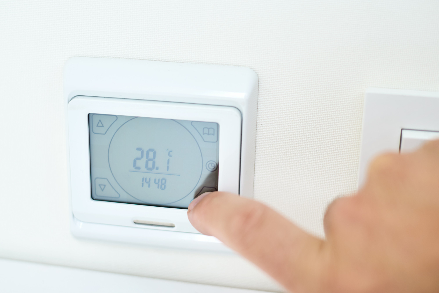 Troubleshooting AC Thermostat Problems in Baton Rouge 1 AC thermostat